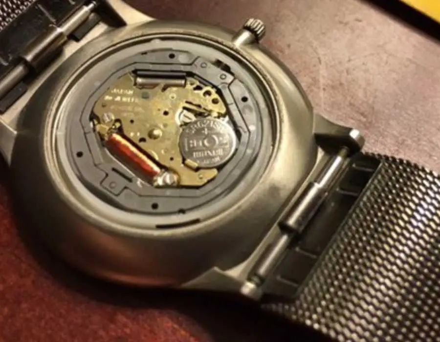 How to Change the Battery of a Skagen Watch